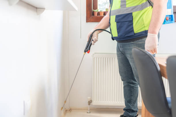 Best Residential Pest Control  in Falcon Heights, MN